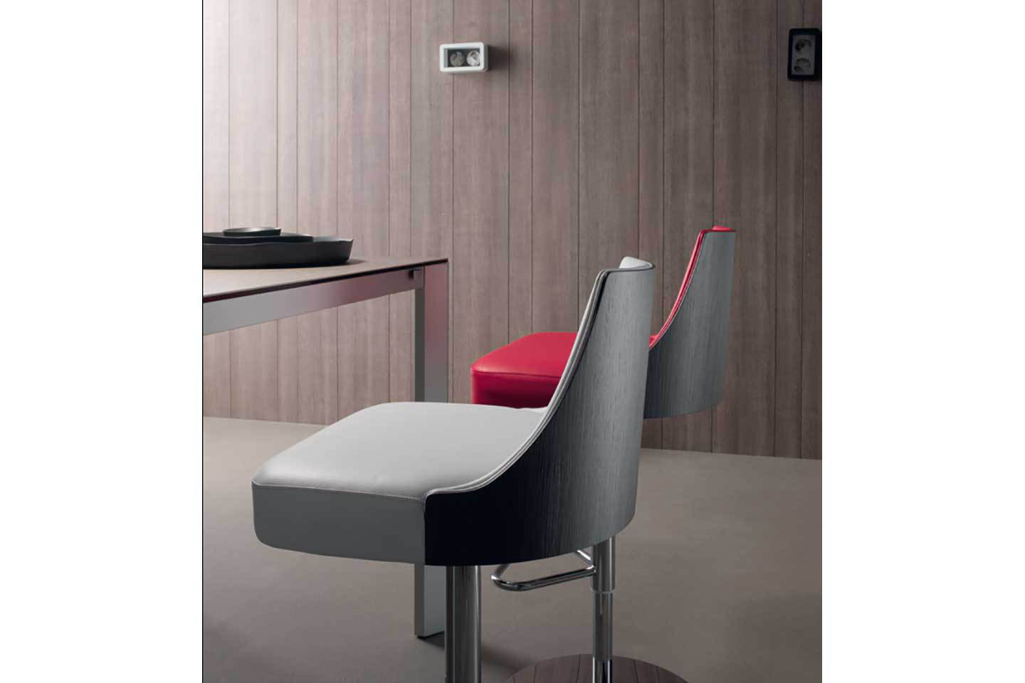 Mobili Italia_Compar MILA counter stool
