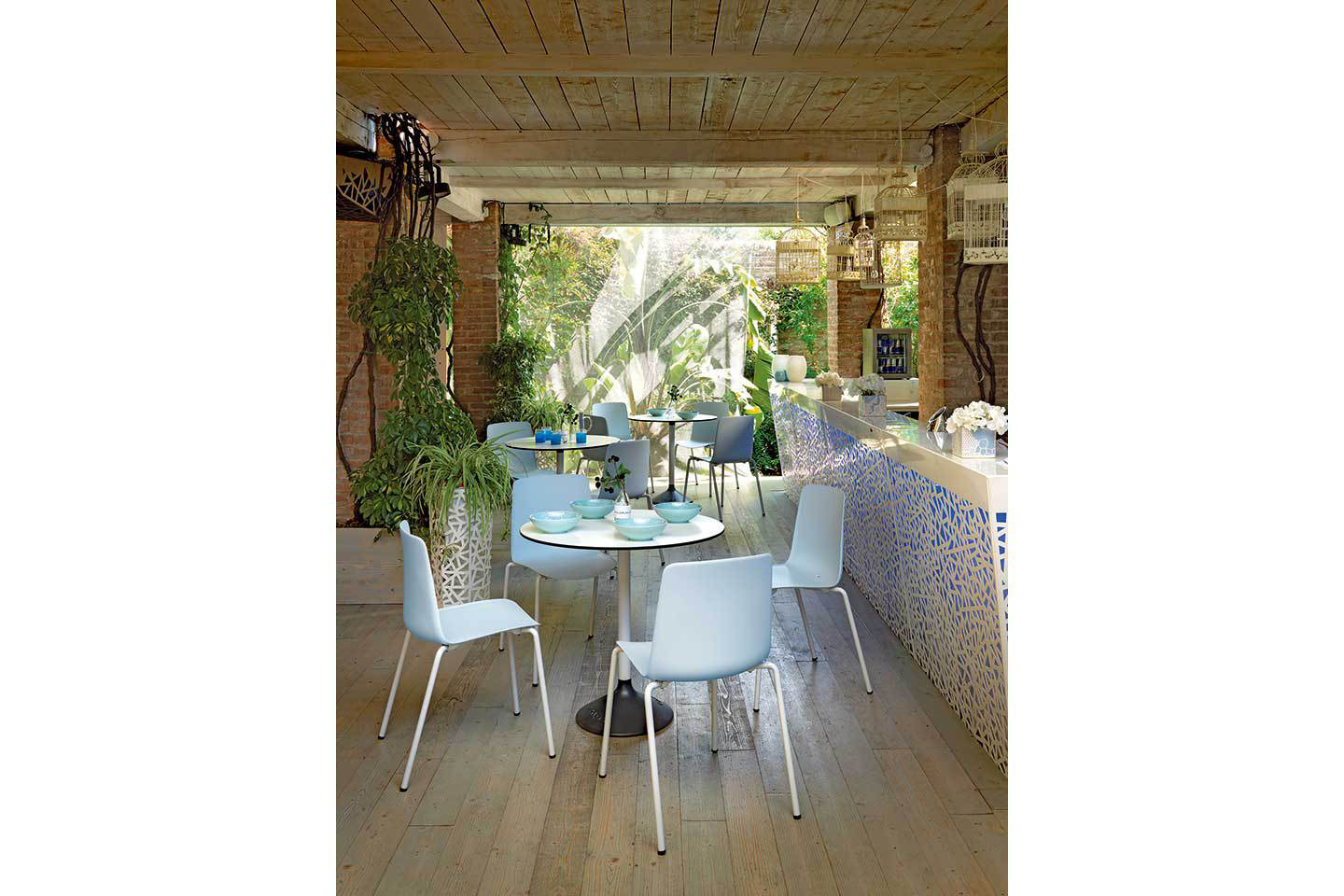 Mobili Italia_Colos VESPER 1 side chair